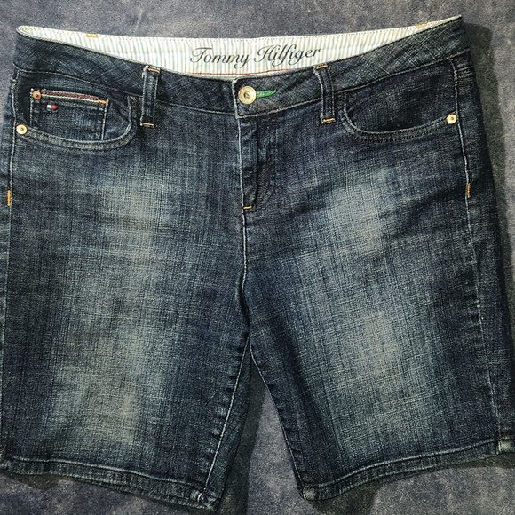 Tommy Hilfiger Ladies' Denim jean shorts in size 10/ 34" waist - Picture 2 of 10